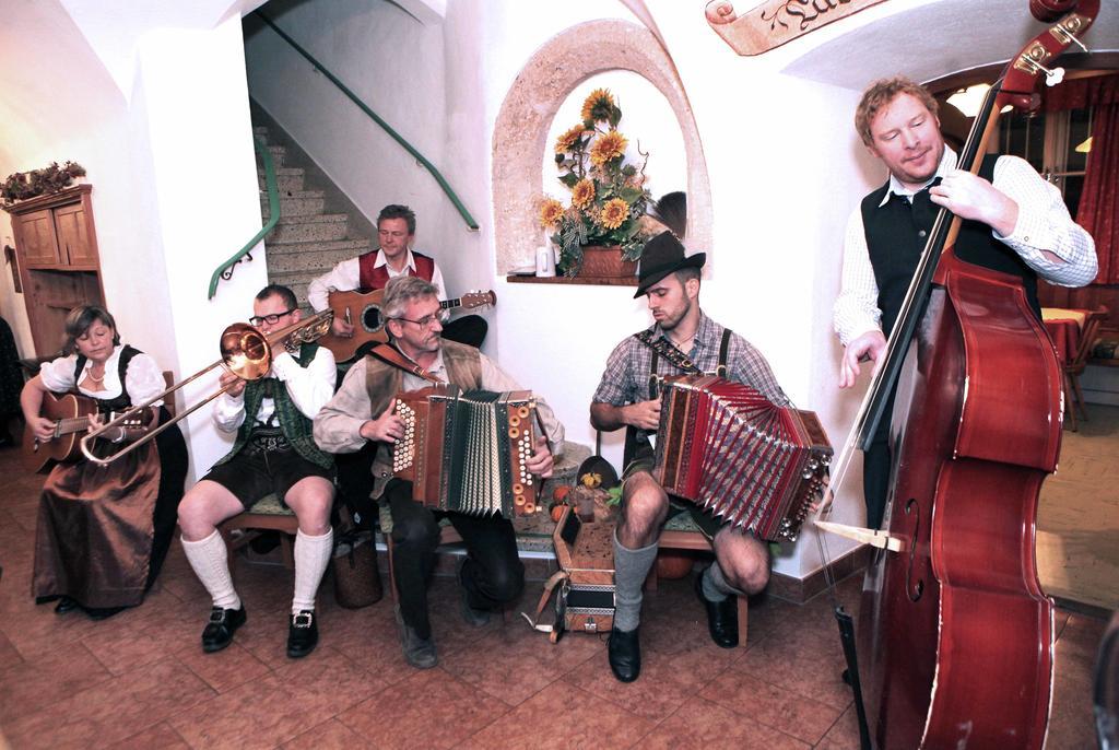 Hotel - Wirts'Haus "Zum Schweizer" Lofer Εξωτερικό φωτογραφία