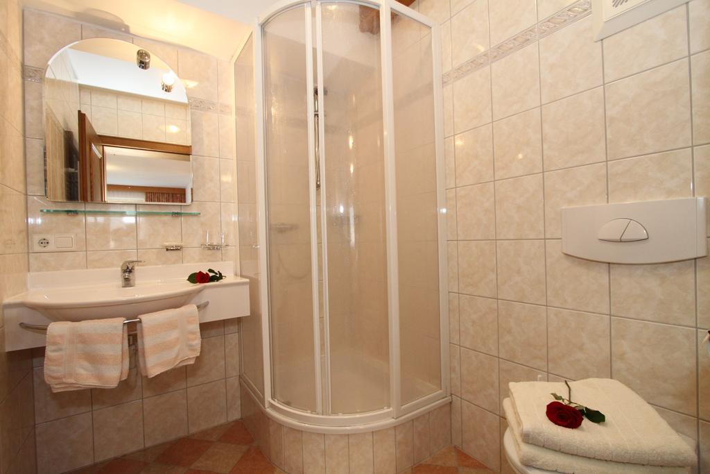 Hotel - Wirts'Haus "Zum Schweizer" Lofer Εξωτερικό φωτογραφία